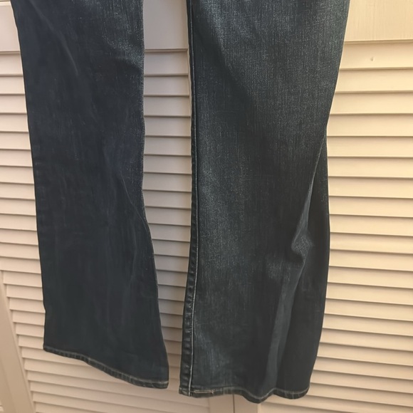 Levi’s Slight Curve Classic Boot Cut Jeans 6/28 EUC Dark Denim - Picture 5 of 6